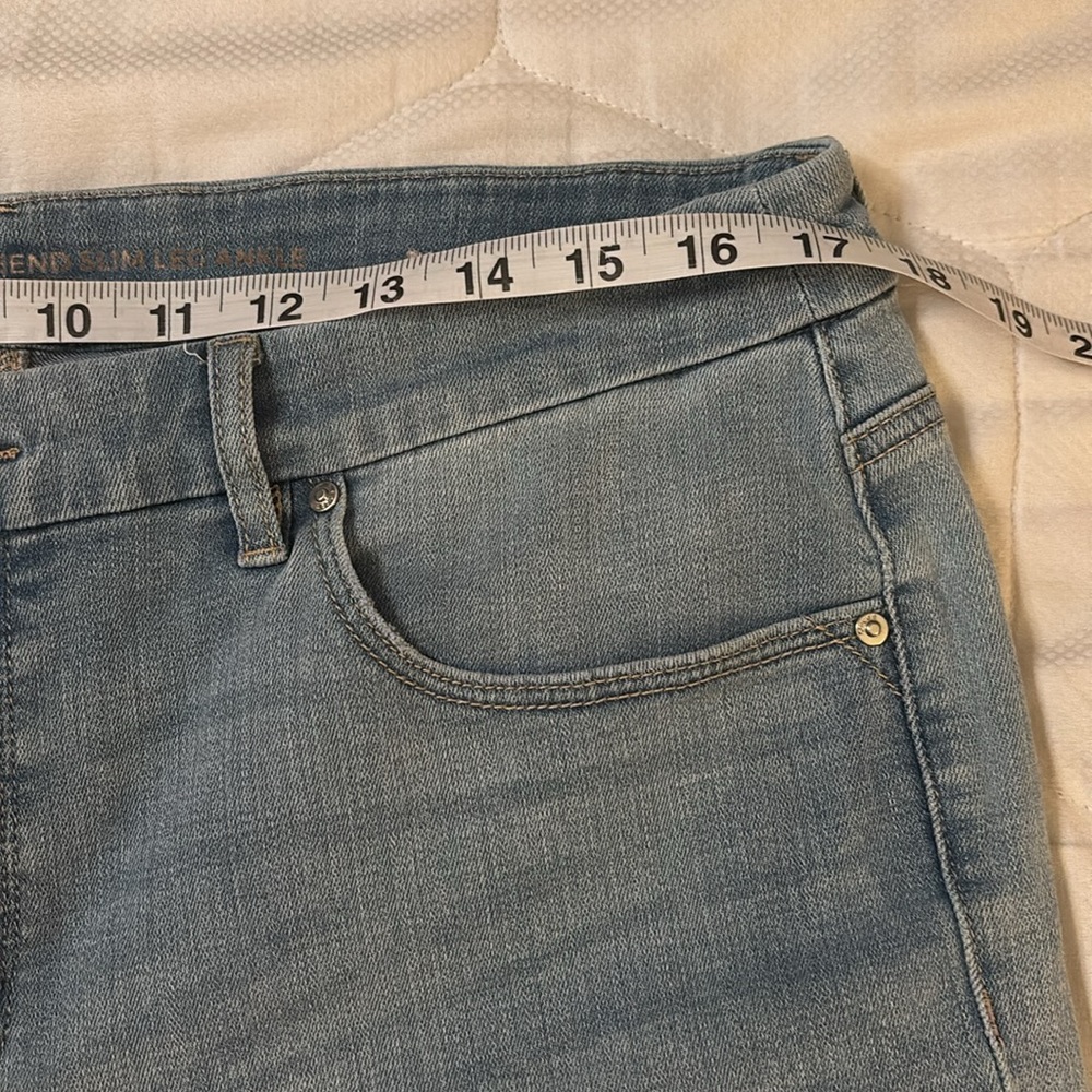 NWOT Chicos Jeans Size 12 R - Picture 3 of 8